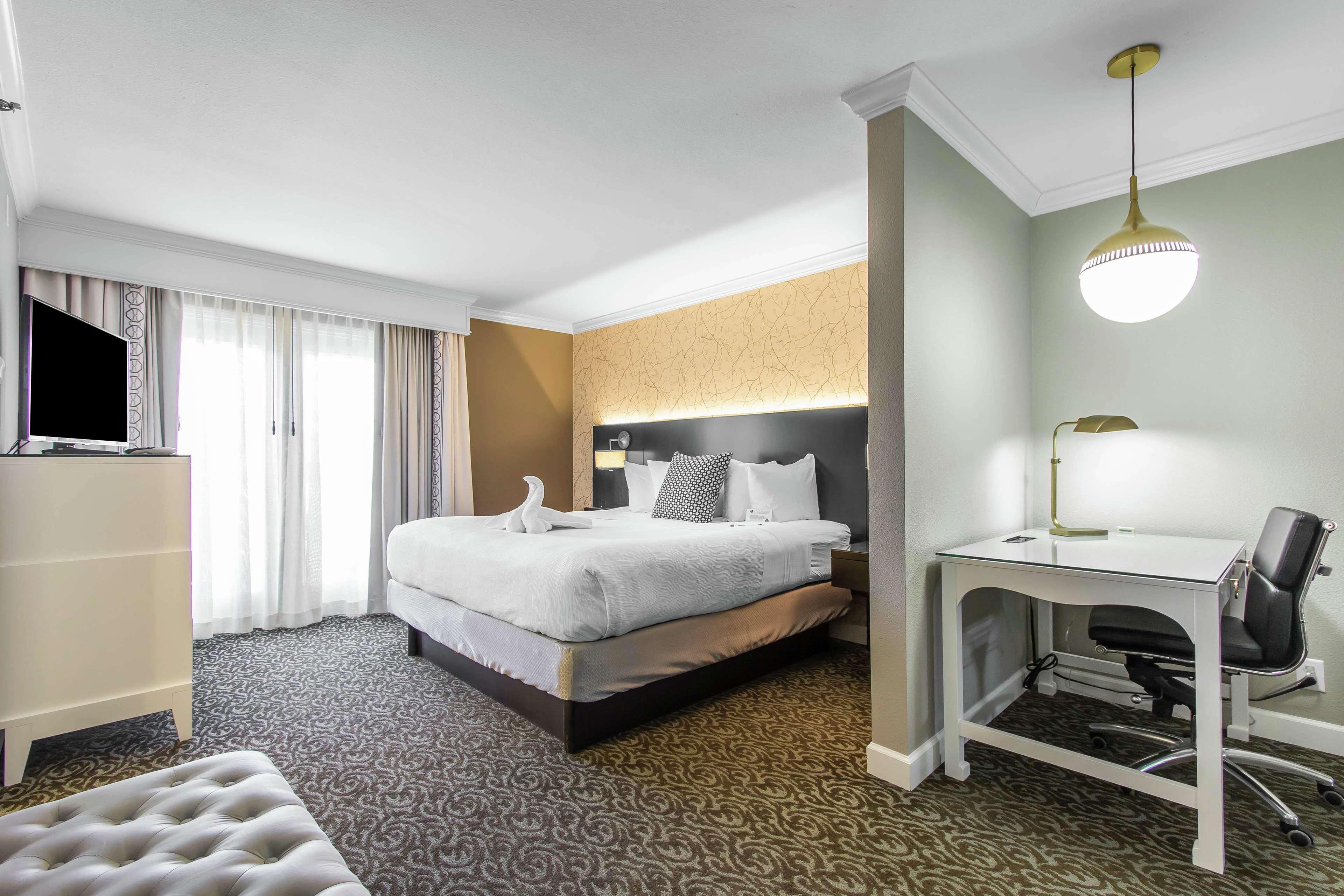 The Burgundy Hotel, Tapestry Collection By Hilton Литл-Рок Экстерьер фото