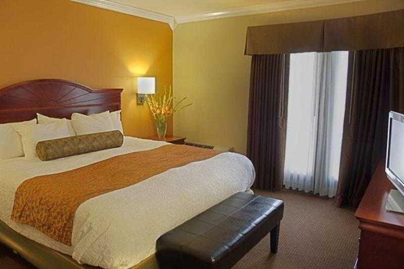 The Burgundy Hotel, Tapestry Collection By Hilton Литл-Рок Экстерьер фото